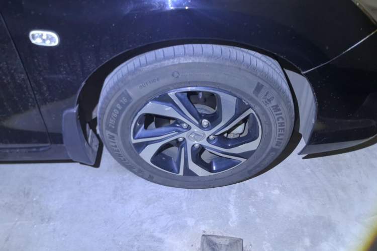 Used Honda Accord 2016 2.0L Comfort Edition Right Front Wheel Hub
