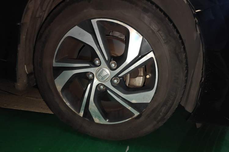 Used Honda Accord 2016 2.0L Comfort Edition Right Front Wheel Hub