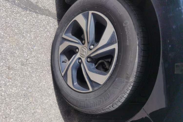 Used Honda Accord 2016 2.0L Comfort Edition Right Front Wheel Hub