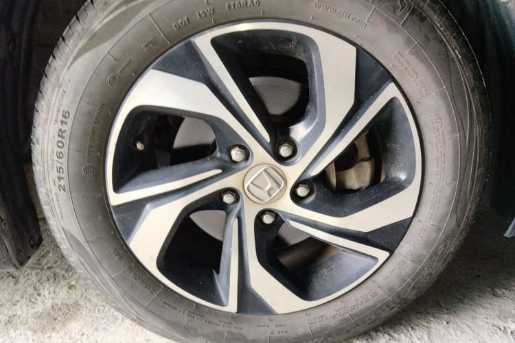 Used Honda Accord 2016 2.0L Elite Edition Right Front Wheel Hub