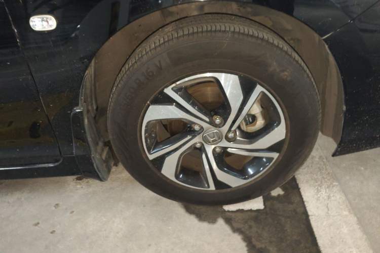 Used Honda Accord 2016 2.0L Comfort Edition Right Front Wheel Hub