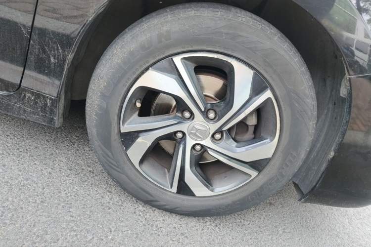 Used Honda Accord 2016 2.0L Comfort Edition Right Front Wheel Hub