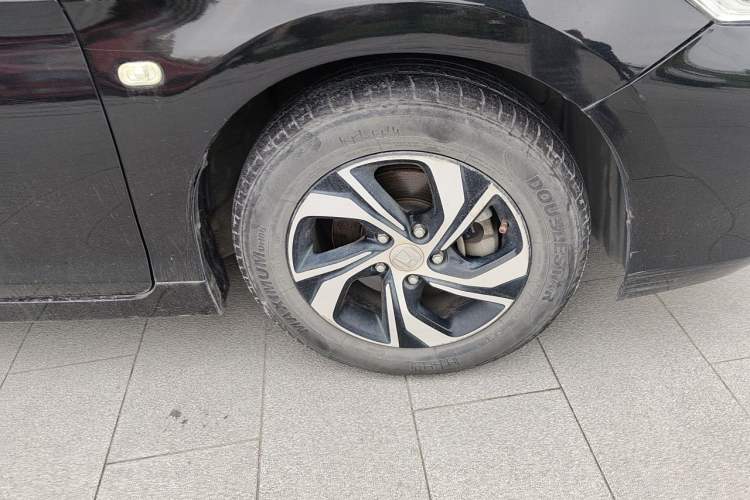 Used Honda Accord 2016 2.0L Comfort Edition Right Front Wheel Hub