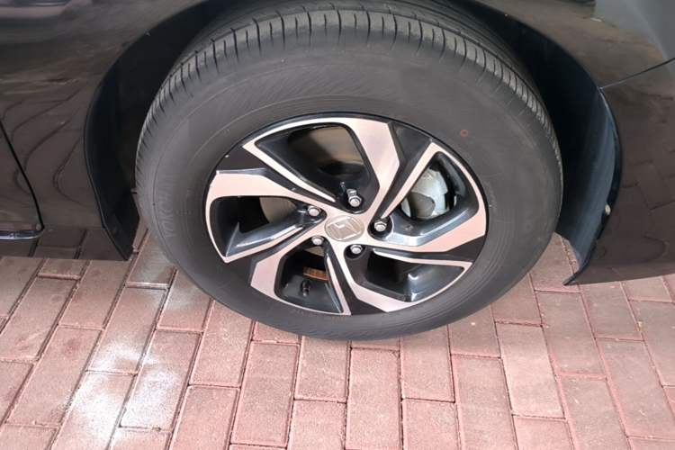 Used Honda Accord 2016 2.0L Elite Edition Right Front Wheel Hub