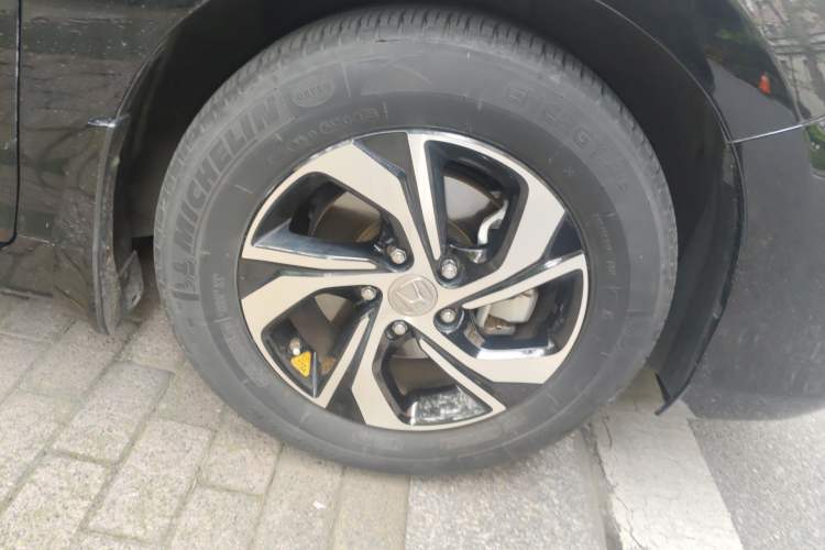 Used Honda Accord 2016 2.0L Comfort Edition Right Front Wheel Hub
