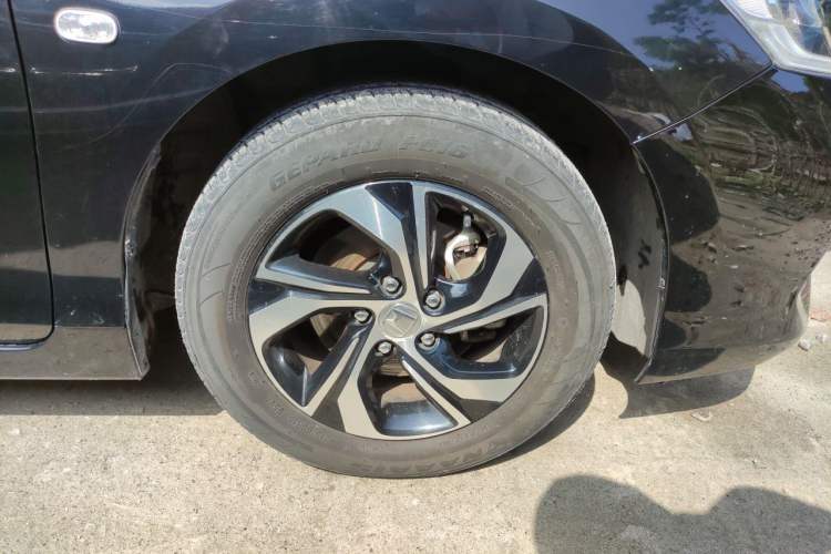 Used Honda Accord 2016 2.0L Comfort Edition Right Front Wheel Hub