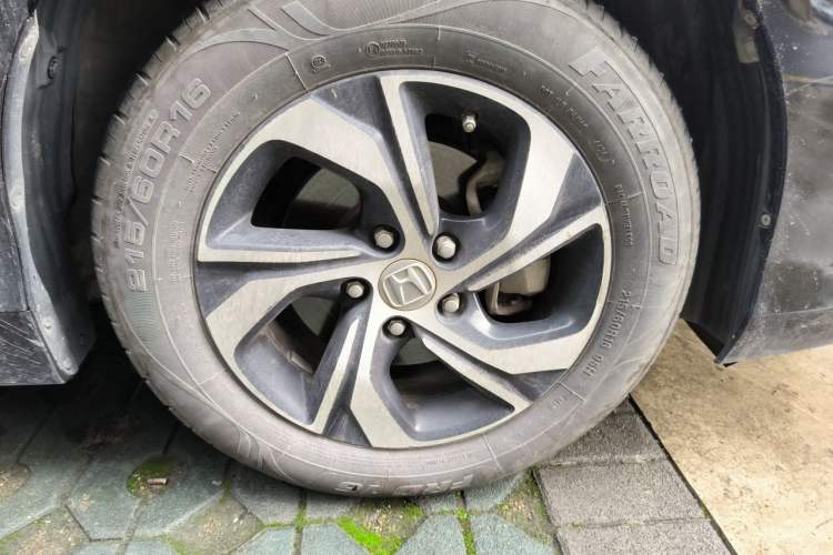 Used Honda Accord 2016 2.0L Elite Edition Right Front Wheel Hub