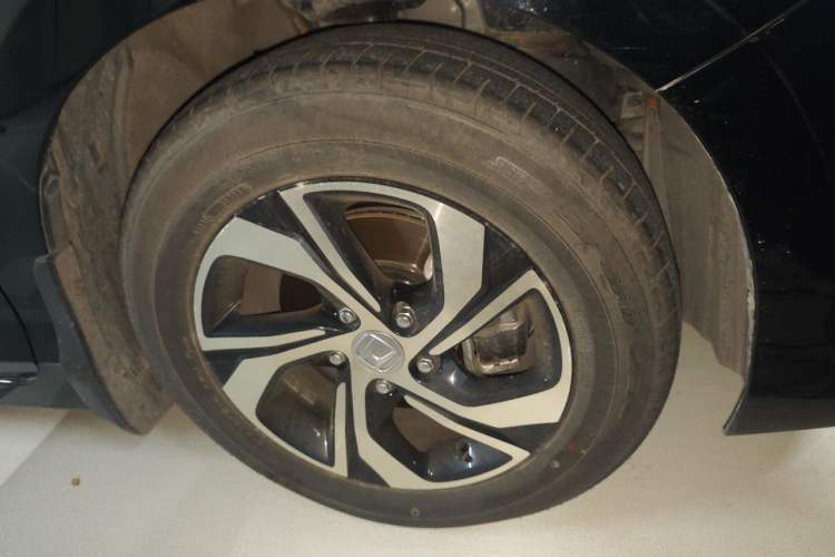 Used Honda Accord 2016 2.0L Comfort Edition Right Front Wheel Hub