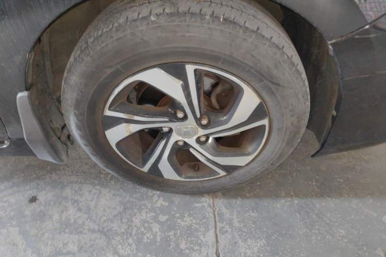 Used Honda Accord 2016 2.0L Comfort Edition Right Front Wheel Hub