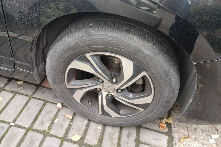 Used Honda Accord 2016 2.0L Comfort Edition Right Front Wheel Hub