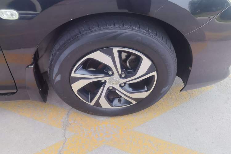 Used Honda Accord 2016 2.0L Comfort Edition Right Front Wheel Hub