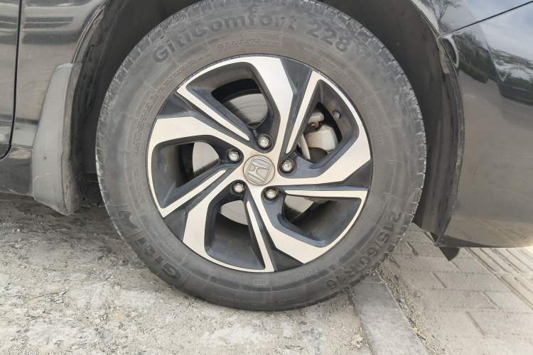 Used Honda Accord 2016 2.0L Comfort Edition Right Front Wheel Hub