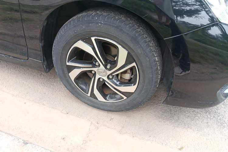 Used Honda Accord 2016 2.0L Elite Edition Right Front Wheel Hub