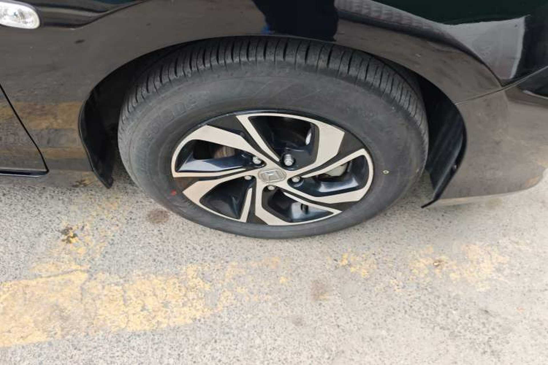 Used Honda Accord 2016 2.0L Comfort Edition Right Front Wheel Hub