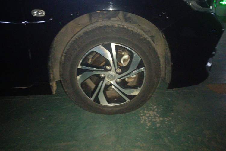 Used Honda Accord 2016 2.0L Comfort Edition Right Front Wheel Hub