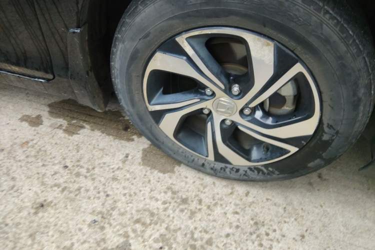 Used Honda Accord 2016 2.0L Comfort Edition Right Front Wheel Hub