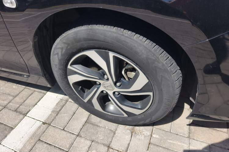Used Honda Accord 2016 2.0L Elite Edition Right Front Wheel Hub
