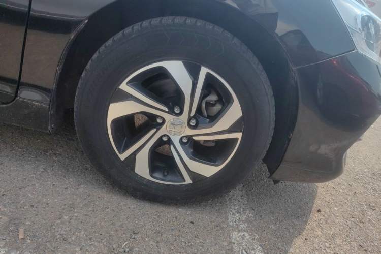 Used Honda Accord 2016 2.0L Comfort Edition Right Front Wheel Hub