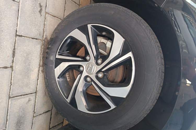 Used Honda Accord 2016 2.0L Comfort Edition Right Front Wheel Hub