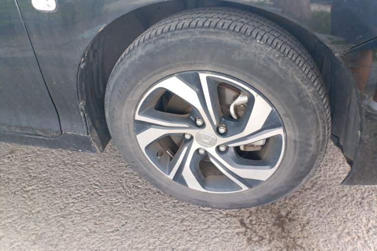 Used Honda Accord 2016 2.0L Comfort Edition Right Front Wheel Hub