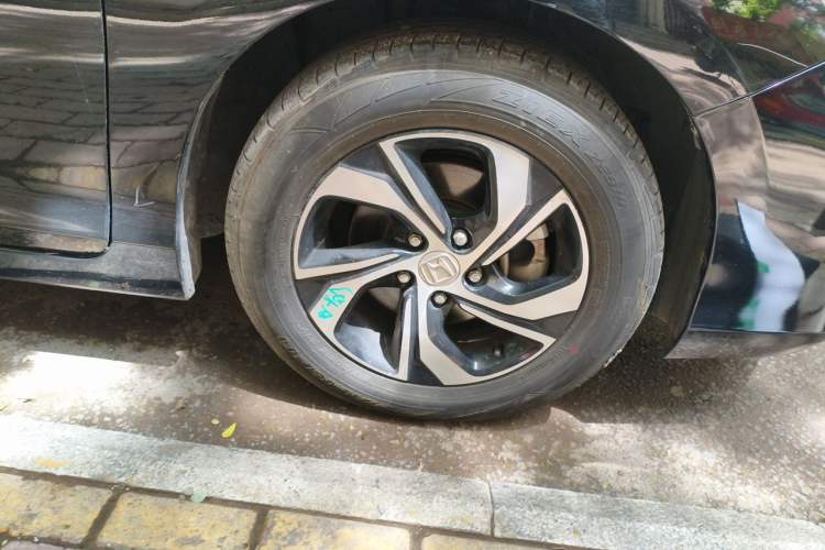 Used Honda Accord 2016 2.0L Comfort Edition Right Front Wheel Hub