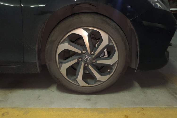 Used Honda Accord 2016 2.4L Zhi Rui Edition Right Front Wheel Hub
