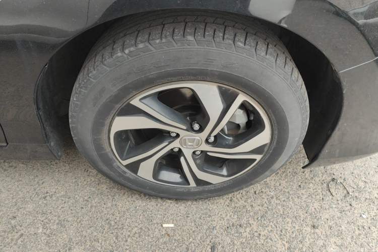 Used Honda Accord 2016 2.0L Comfort Edition Right Front Wheel Hub