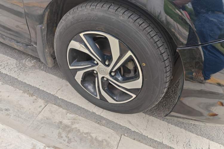 Used Honda Accord 2016 2.0L Elite Edition Right Front Wheel Hub