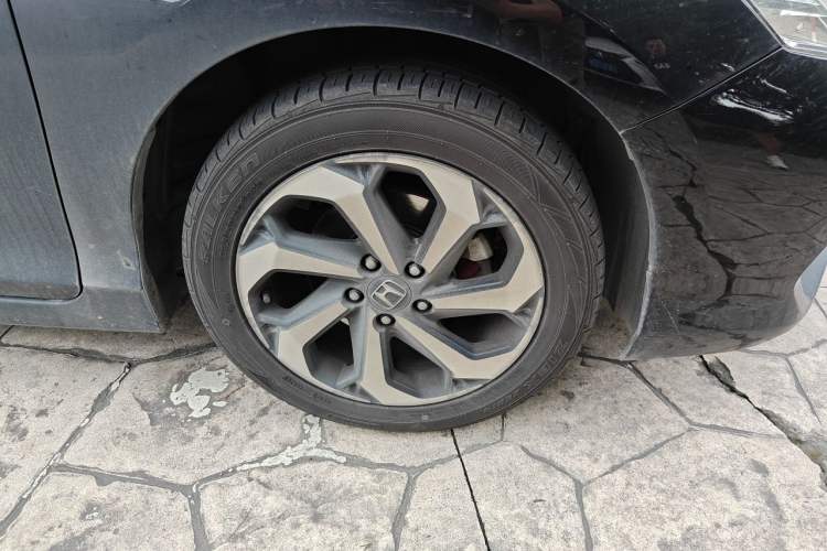 Used Honda Accord 2016 2.4L Luxury Edition Right Front Wheel Hub