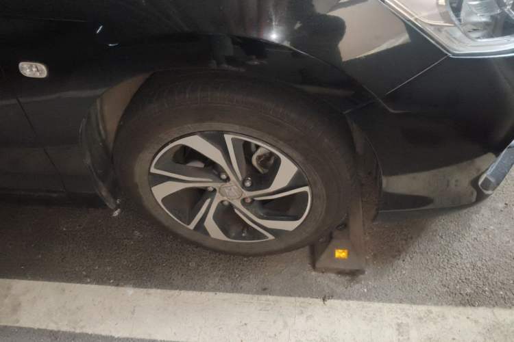 Used Honda Accord 2016 2.0L Elite Edition Right Front Wheel Hub