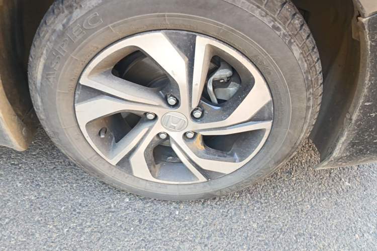 Used Honda Accord 2016 2.0L Elite Edition Right Front Wheel Hub