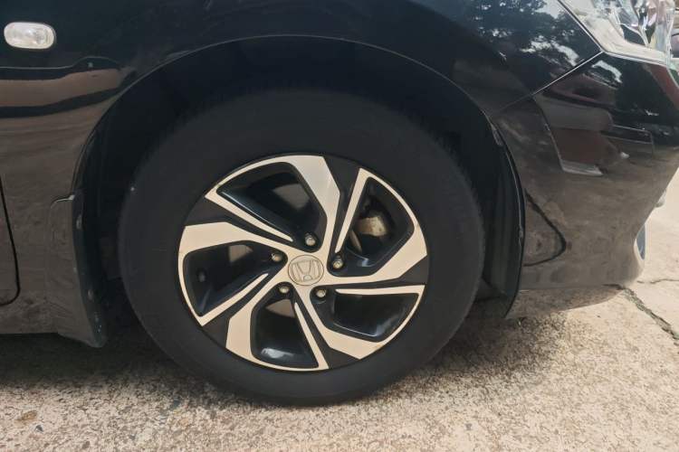 Used Honda Accord 2016 2.0L Comfort Edition Right Front Wheel Hub