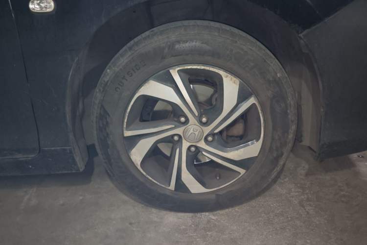 Used Honda Accord 2016 2.0L Comfort Edition Right Front Wheel Hub