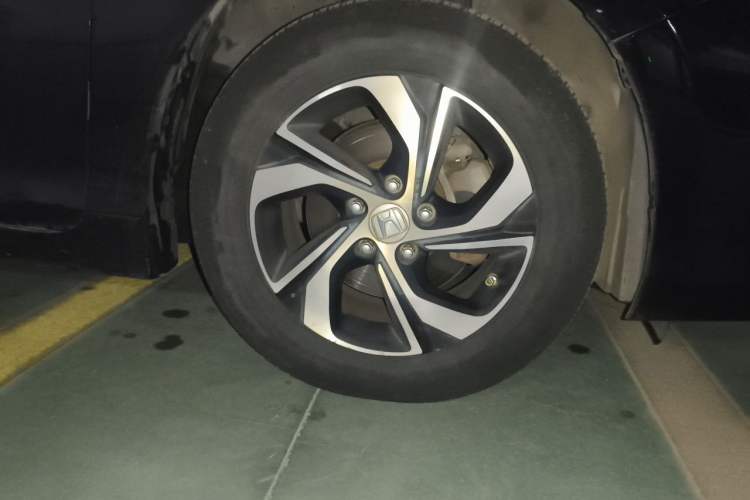 Used Honda Accord 2016 2.0L Elite Edition Right Front Wheel Hub