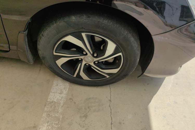 Used Honda Accord 2016 2.0L Elite Edition Right Front Wheel Hub