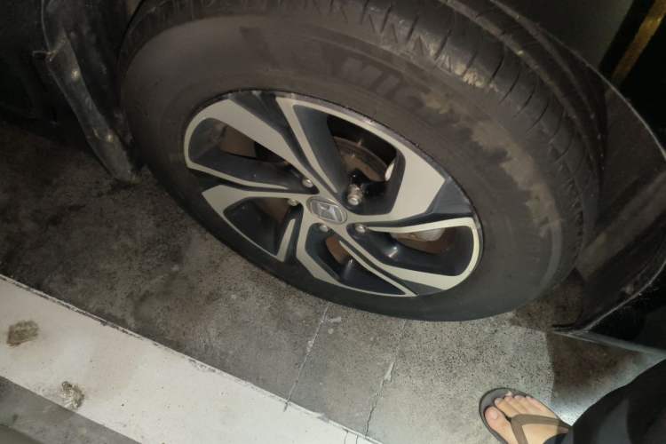 Used Honda Accord 2016 2.0L Luxury Edition Right Front Wheel Hub