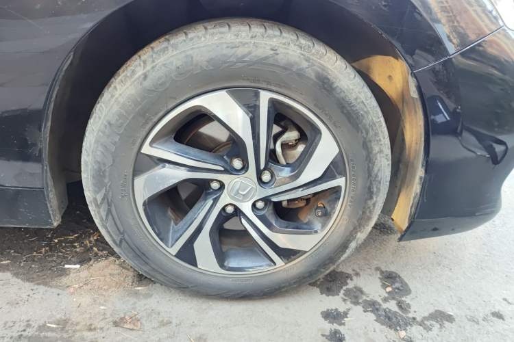 Used Honda Accord 2016 2.0L Elite Edition Right Front Wheel Hub