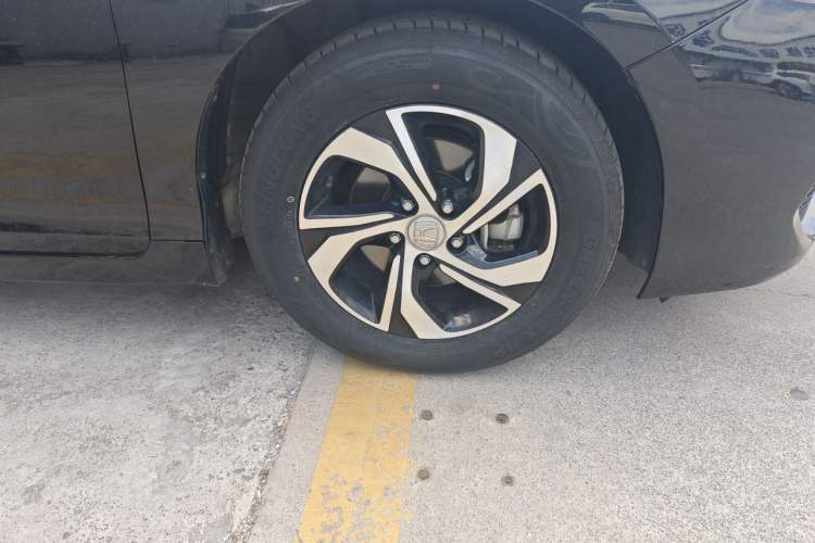 Used Honda Accord 2016 2.0L Comfort Edition Right Front Wheel Hub