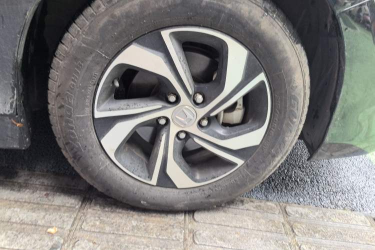 Used Honda Accord 2016 2.0L Elite Edition Right Front Wheel Hub