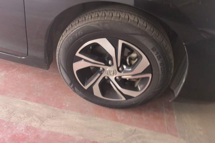 Used Honda Accord 2016 2.0L Elite Edition Right Front Wheel Hub