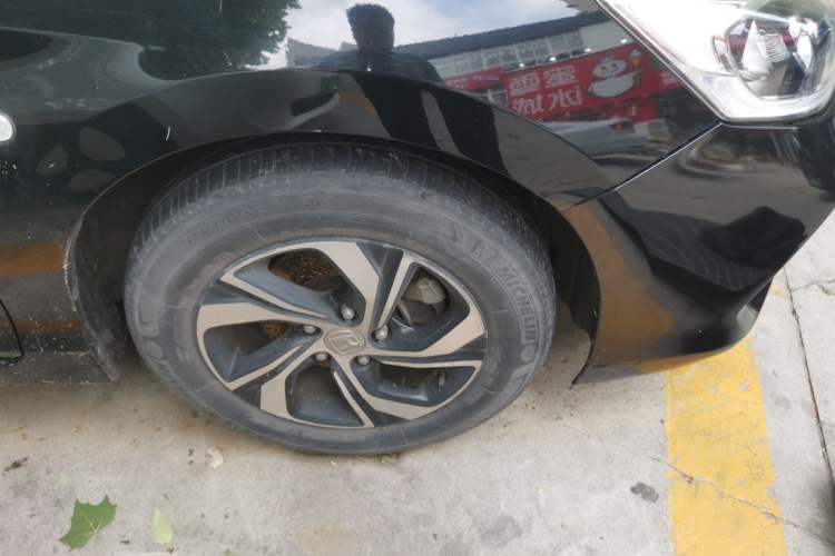 Used Honda Accord 2016 2.0L Comfort Edition Right Front Wheel Hub