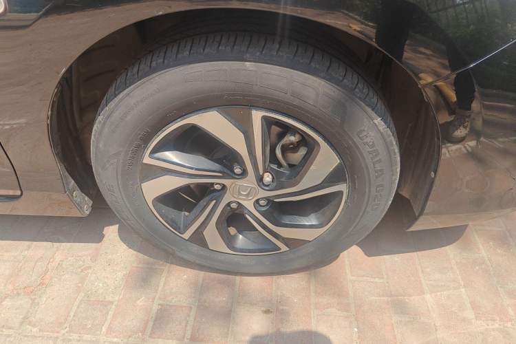 Used Honda Accord 2016 2.0L Comfort Edition Right Front Wheel Hub