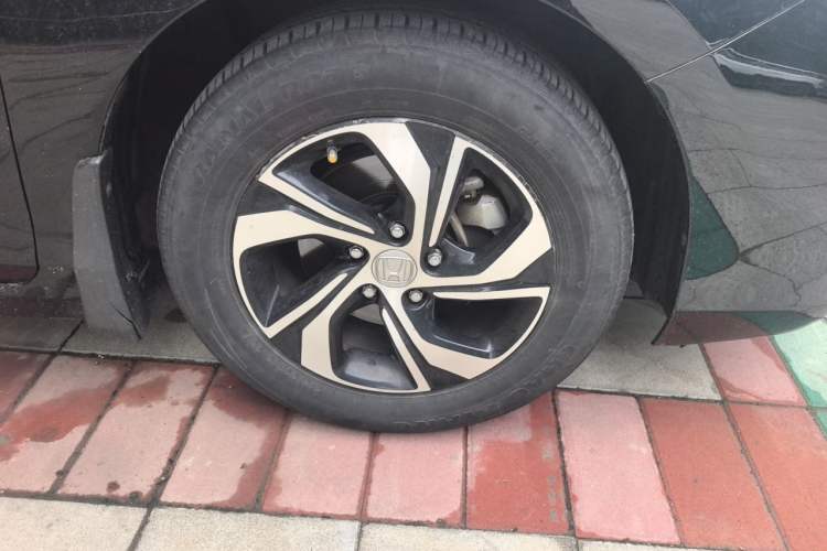 Used Honda Accord 2016 2.0L Comfort Edition Right Front Wheel Hub