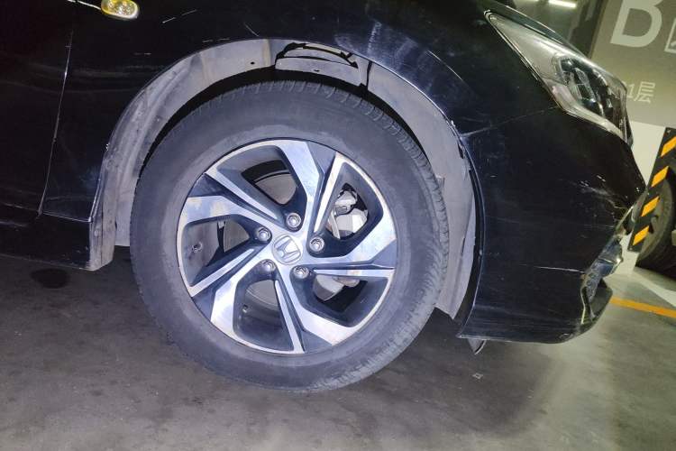 Used Honda Accord 2016 2.0L Comfort Edition Right Front Wheel Hub