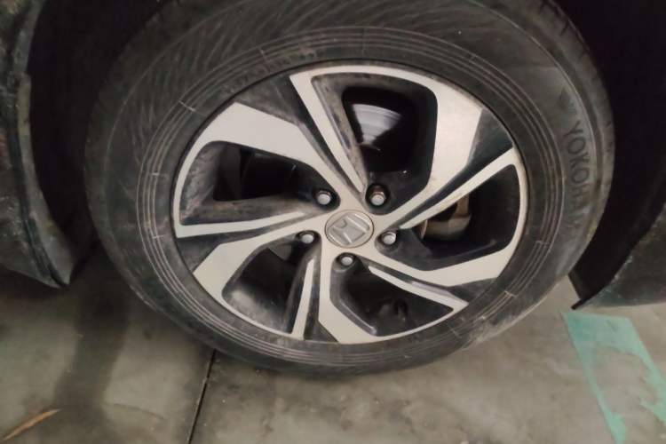 Used Honda Accord 2016 2.0L Comfort Edition Right Front Wheel Hub