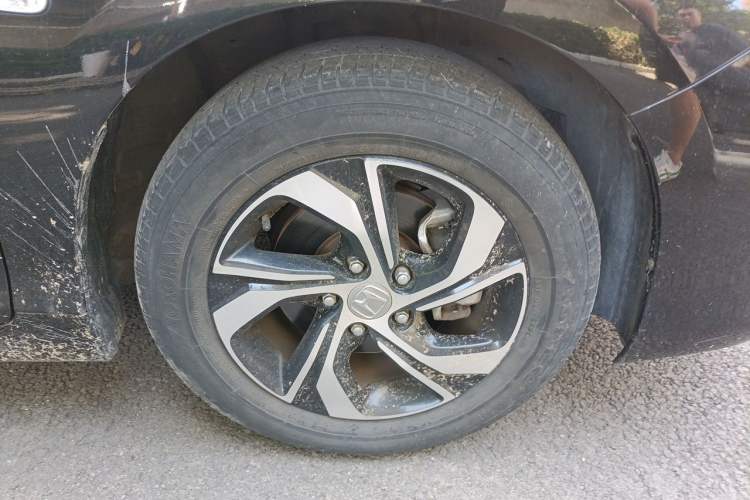 Used Honda Accord 2016 2.0L Elite Edition Right Front Wheel Hub