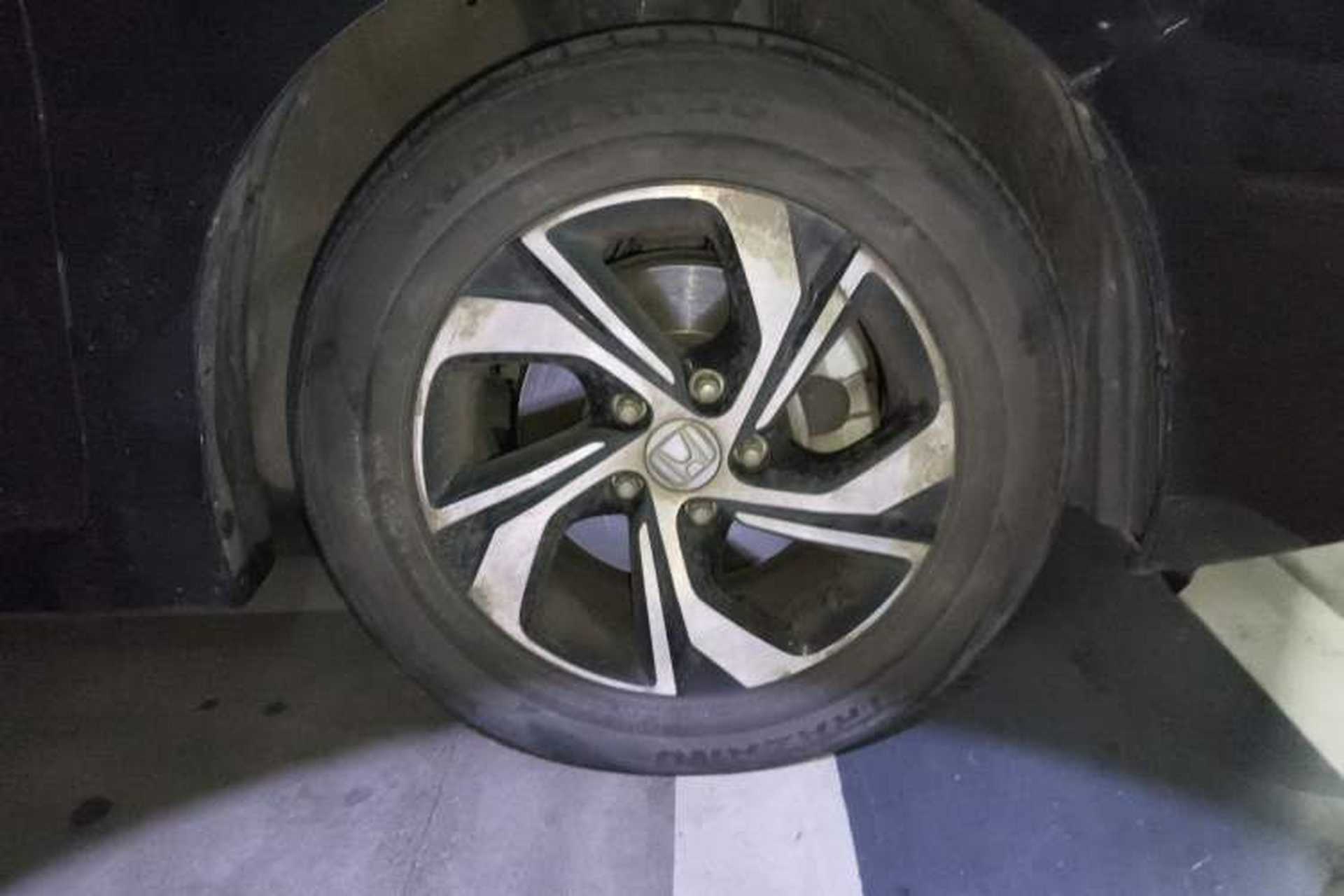 Used Honda Accord 2016 2.0L Comfort Edition Right Front Wheel Hub