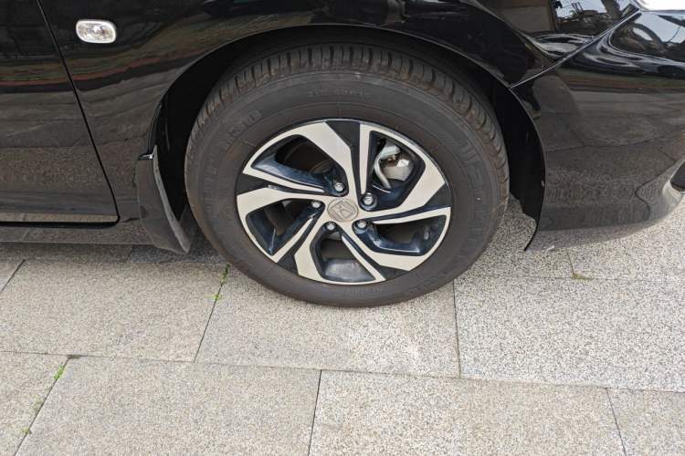 Used Honda Accord 2016 2.0L Comfort Edition Right Front Wheel Hub