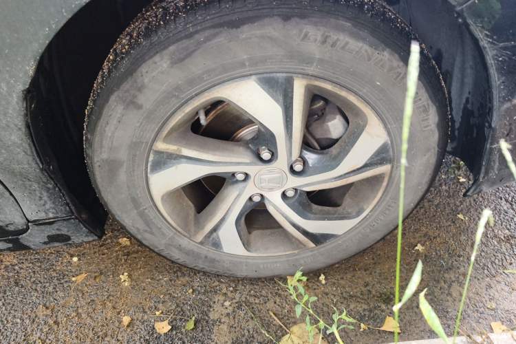 Used Honda Accord 2016 2.0L Comfort Edition Right Front Wheel Hub