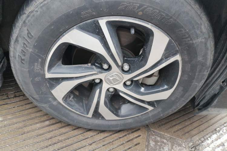 Used Honda Accord 2016 2.0L Comfort Edition Right Front Wheel Hub